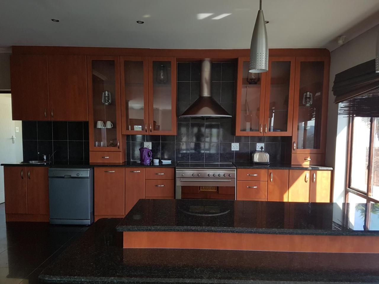 Tyday Accommodation بورت اليزابيث المظهر الخارجي الصورة